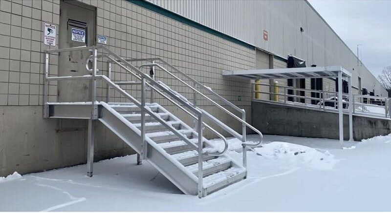 پله پیش ساخته 